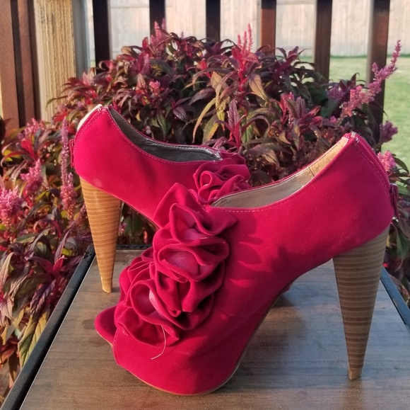Qupid Ruffled Hot Pink Platform - Picture 2 of 5